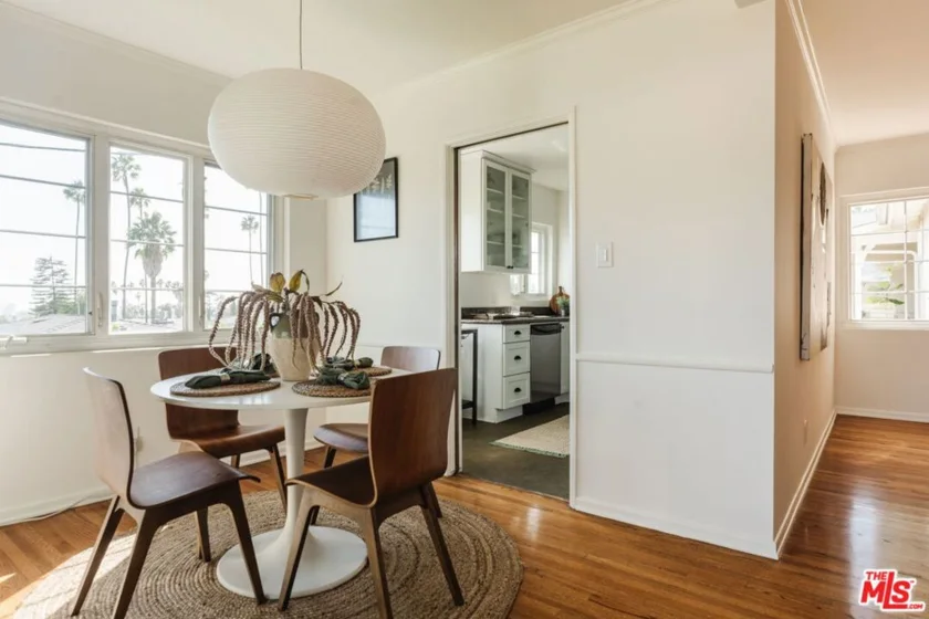 2021 Hillhurst Avenue #8 photo 7