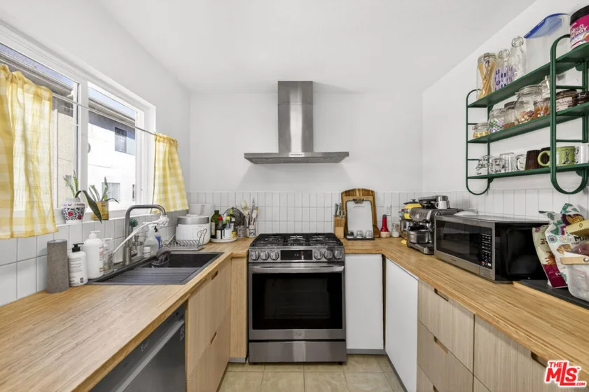 9034 Willis Avenue #14 photo 16