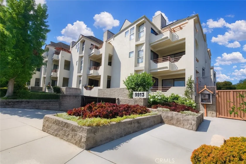 3913 N Virginia Road #301 photo 1