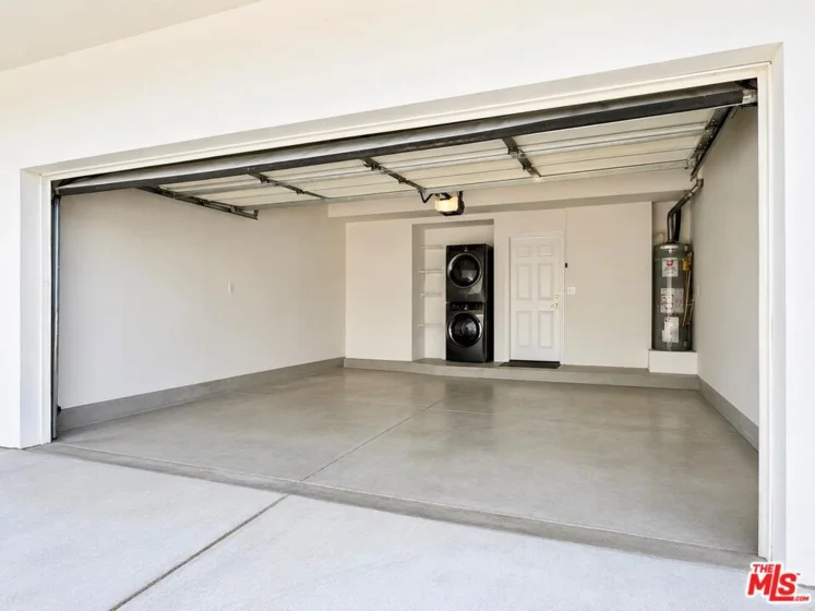 418 E Hardy Street #2 photo 24