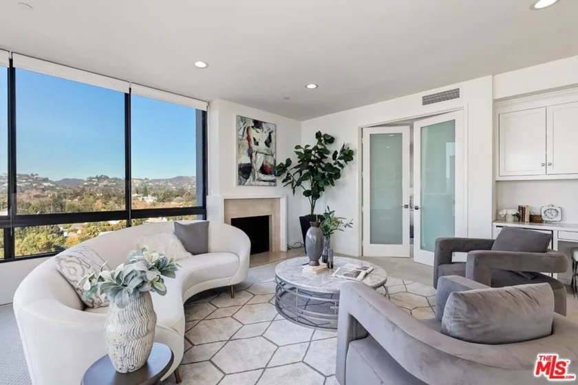 10350 Wilshire Boulevard #1102 photo 6