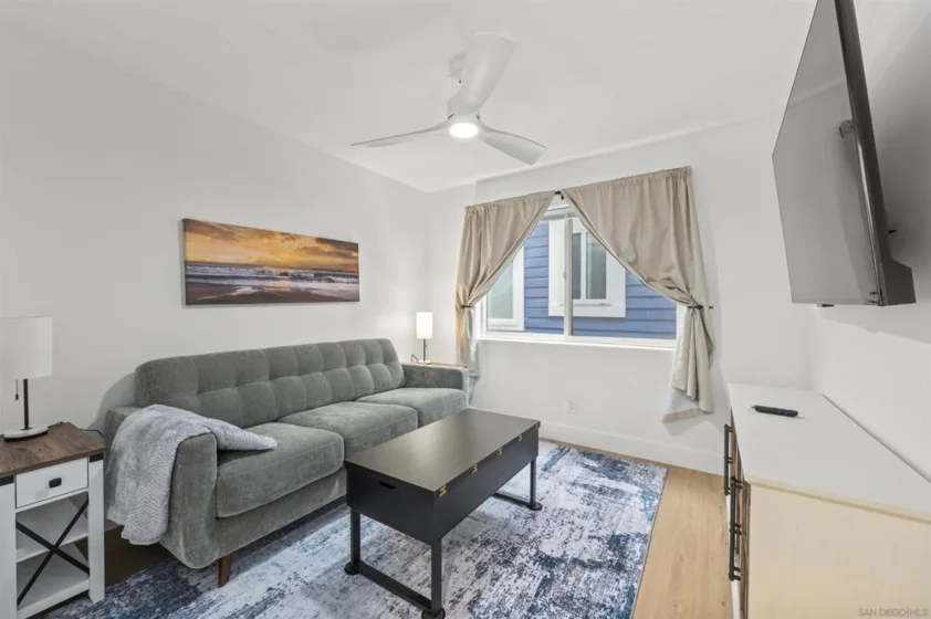 727 Ostend photo 10