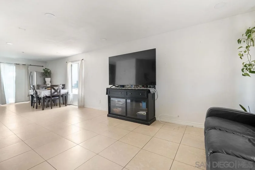 8166 Paradise Valley Court photo 24