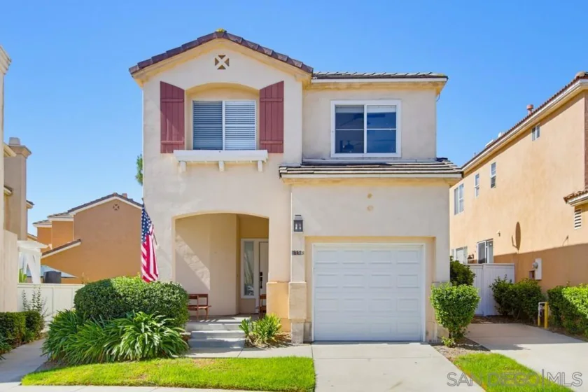 1228 La Vida Court photo 2
