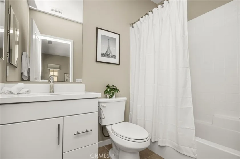 111 Tallowood photo 40
