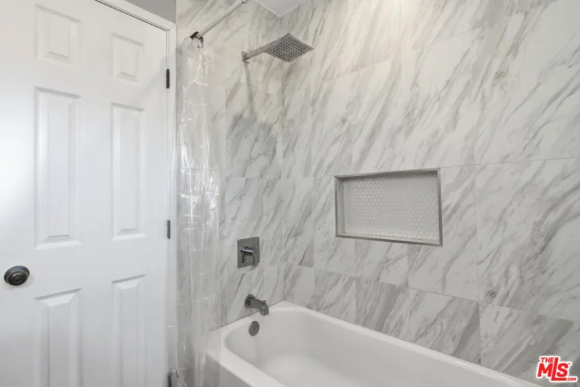 141 W Hillcrest Boulevard #2 photo 26
