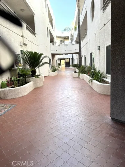 6828 Laurel Canyon Boulevard #211 photo 2