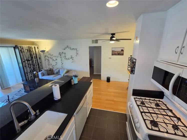 2867 S Fairview #F photo 20