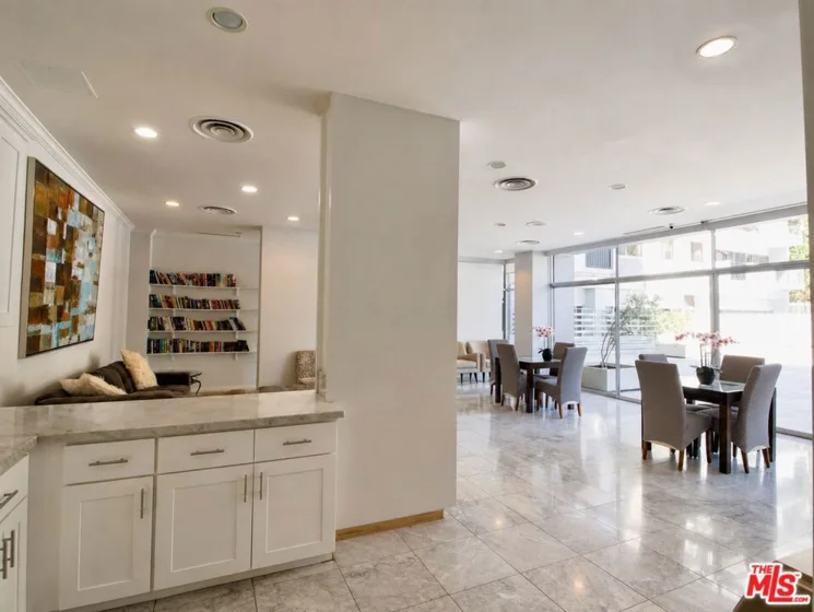 10450 Wilshire Boulevard #10J photo 48