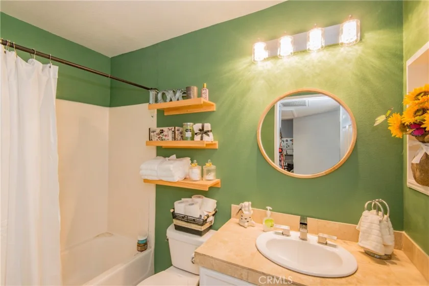 7045 Woodley Avenue #218 photo 5