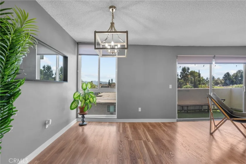 5454 Zelzah Avenue #309 photo 10