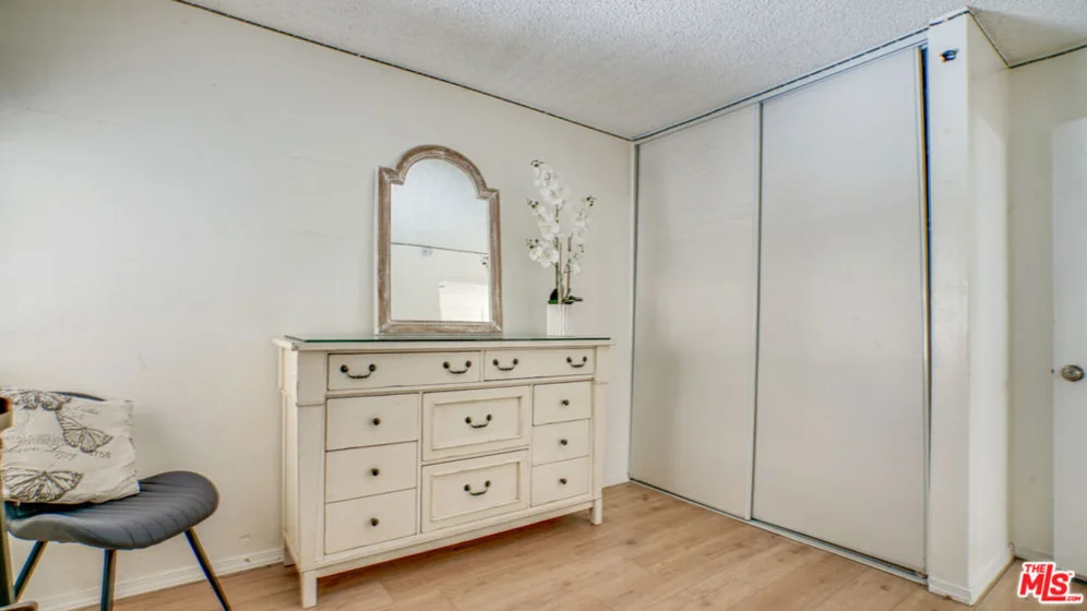 302 E Chestnut Avenue #215 photo 20