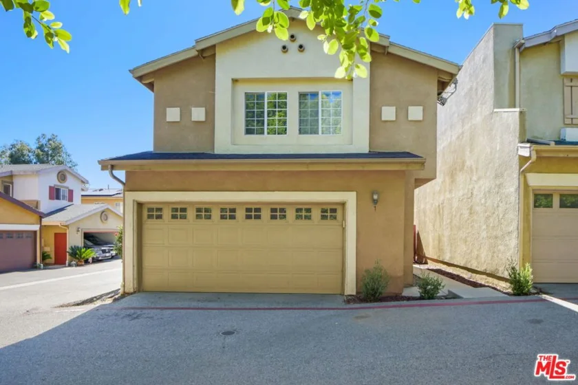 15122 Roxford Street #7 photo 1