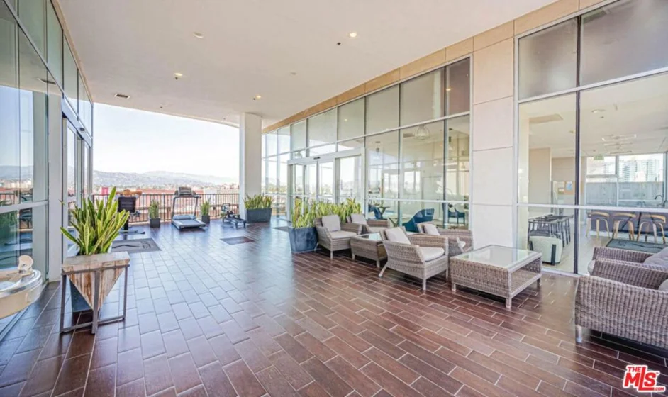 3785 Wilshire Boulevard #1709 photo 40