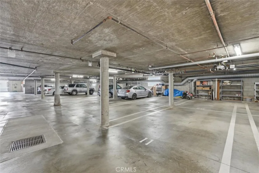1747 Barry Avenue #106 photo 33