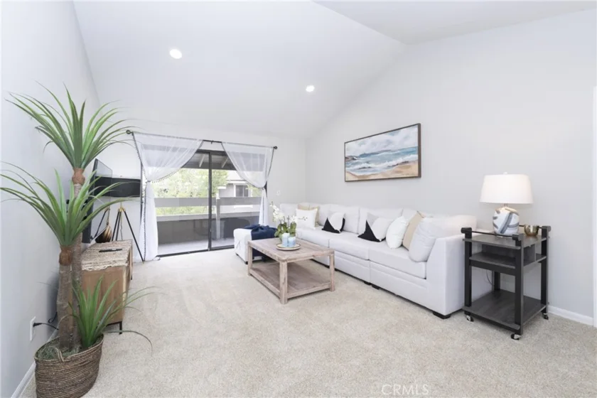 306 Streamwood photo 1