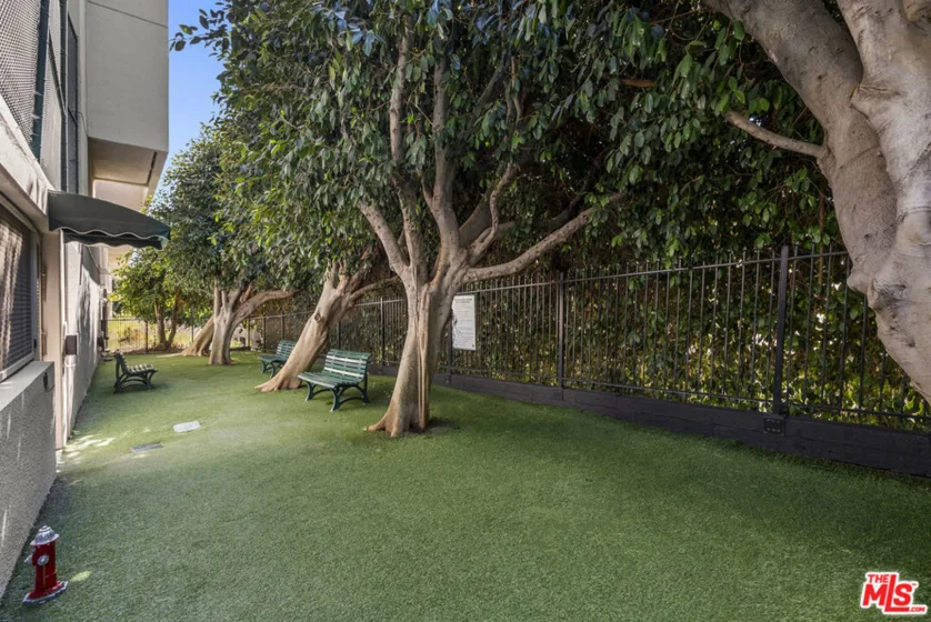 1131 Alta Loma Road #415 photo 7