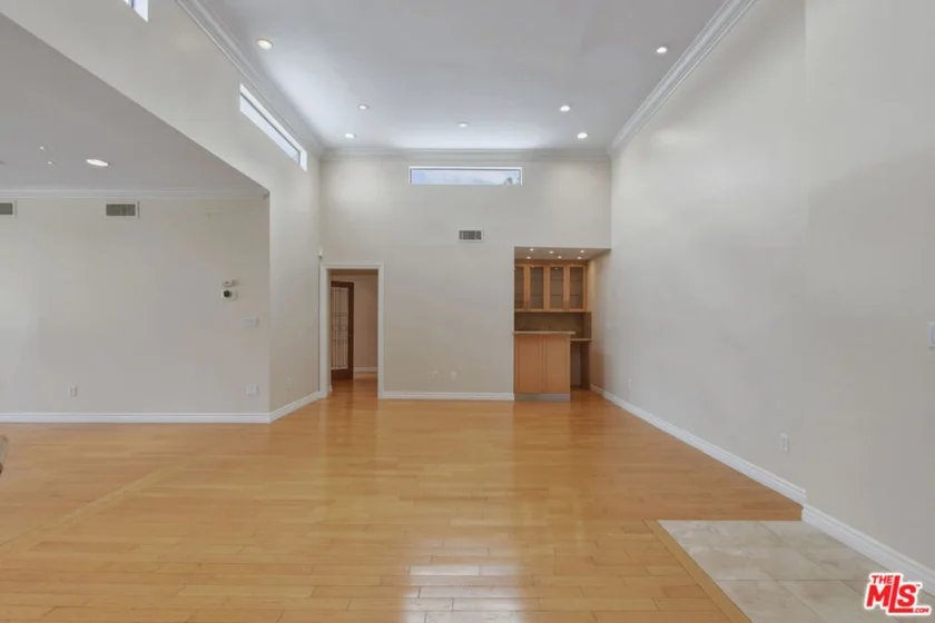 4443 Ventura Canyon Avenue #304 photo 65