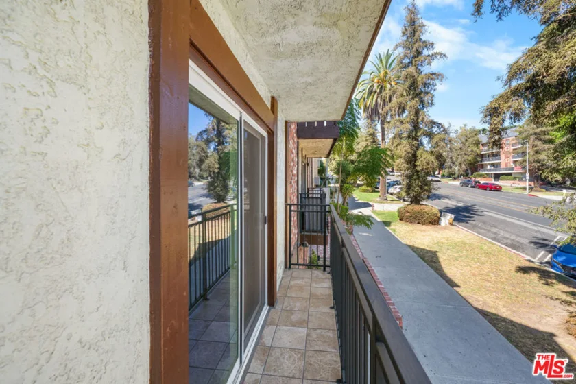 525 La Fayette Park Place #115 photo 8