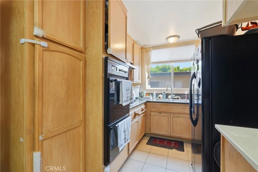 5429 Newcastle # 303 photo 10