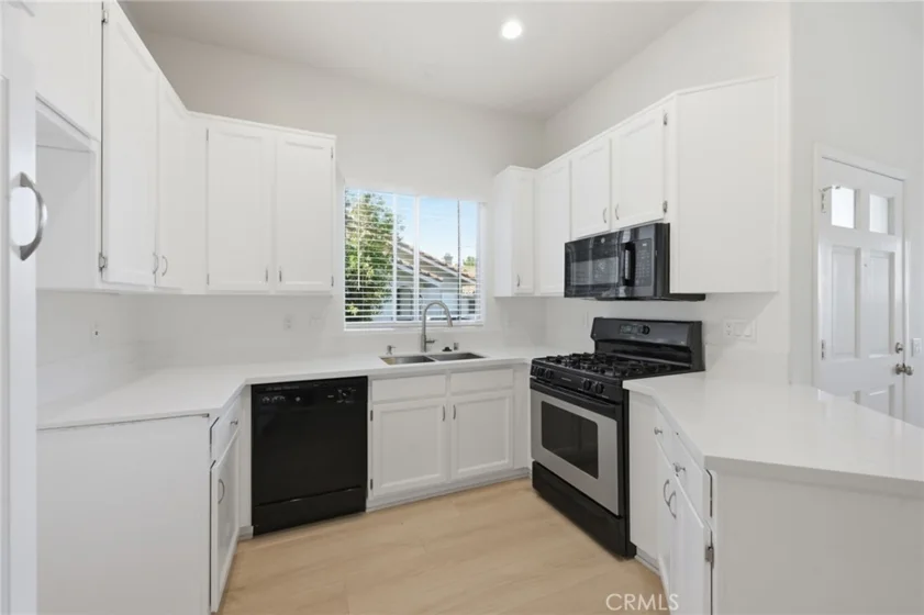 157 California Court photo 26