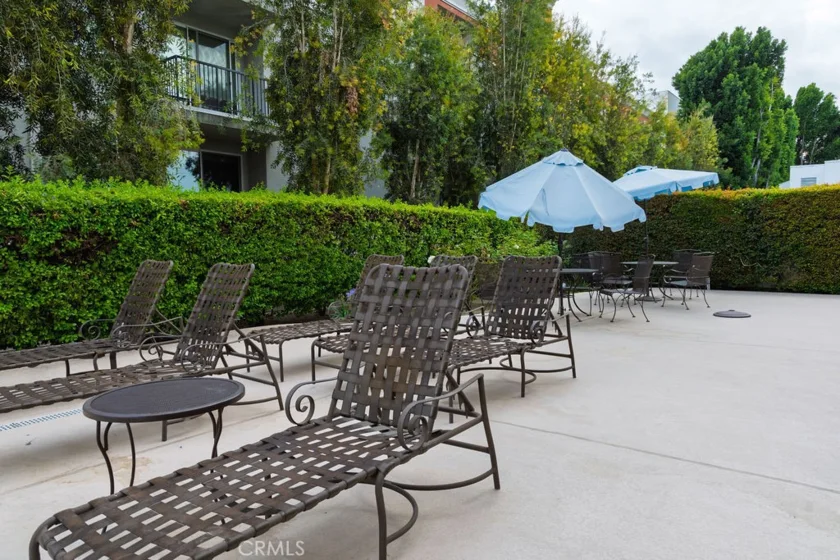 15344 Weddington Street #104 photo 16