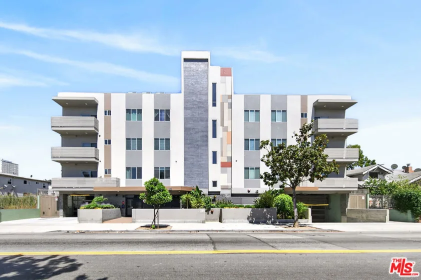 820 S Wilton Place #201 photo 1