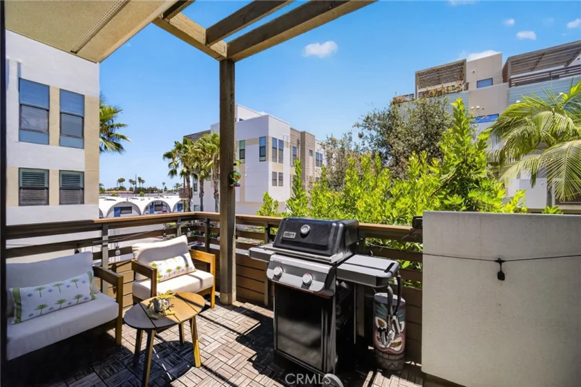 1687 Grand View photo 17