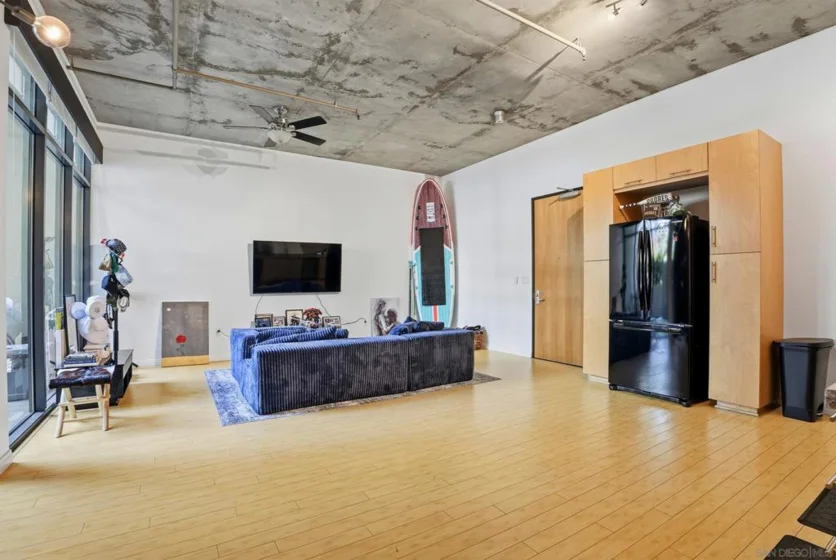 1050 Island #210 photo 3