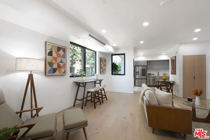 1361 Kelton Avenue #401 photo 7
