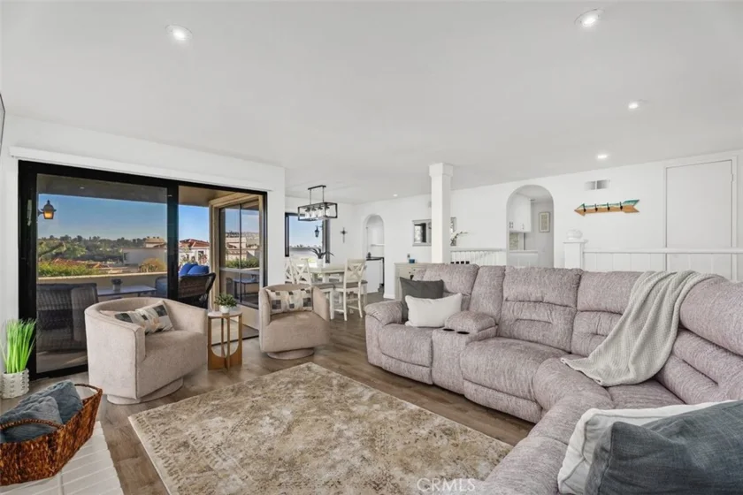 22522 Campos photo 6