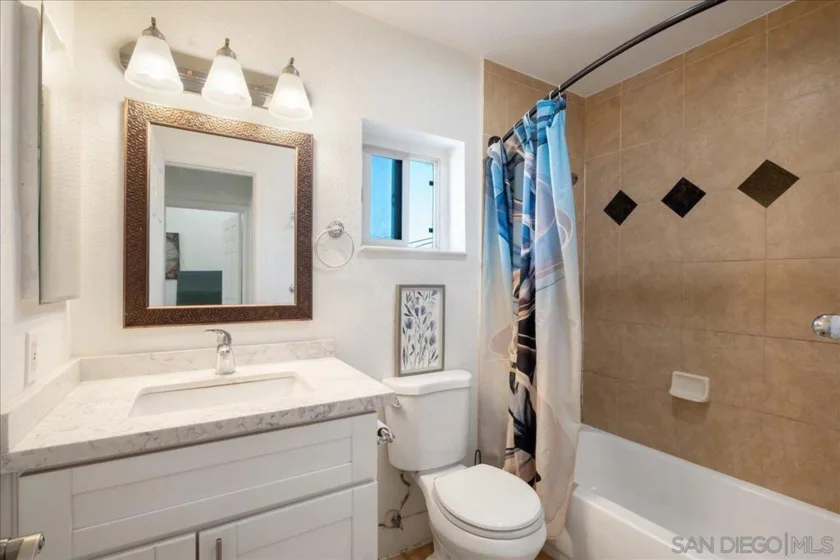 4353 51 Street #6 photo 7