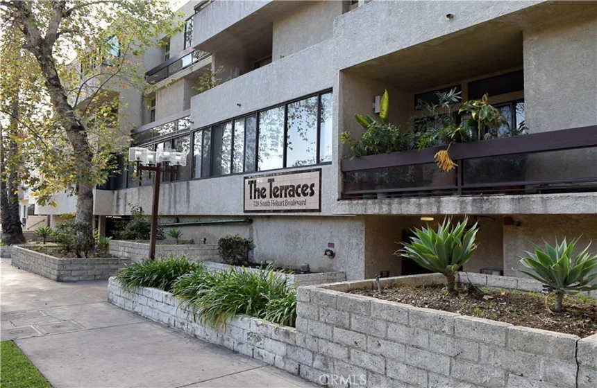729 S Hobart Boulevard #10 photo 1