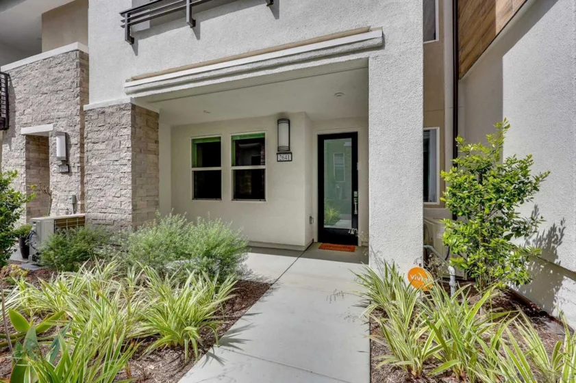 2641 Everly Drive photo 2