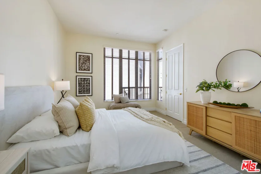 11847 Gorham Avenue #403 photo 29