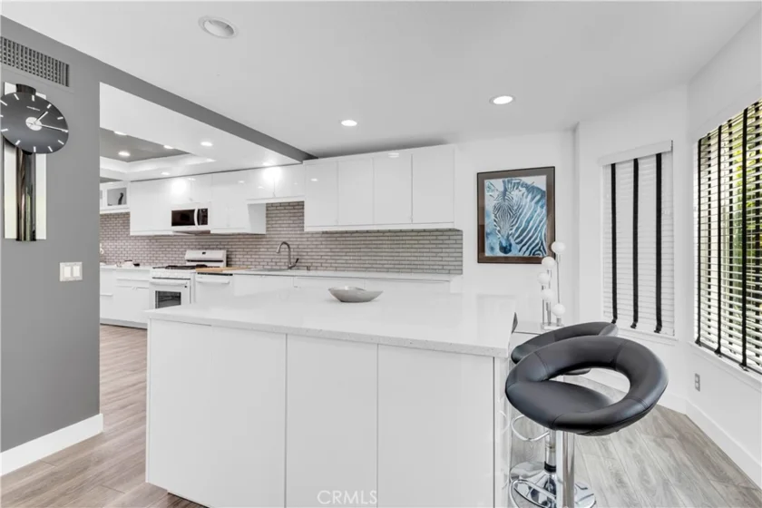 27408 Hyatt Court photo 6