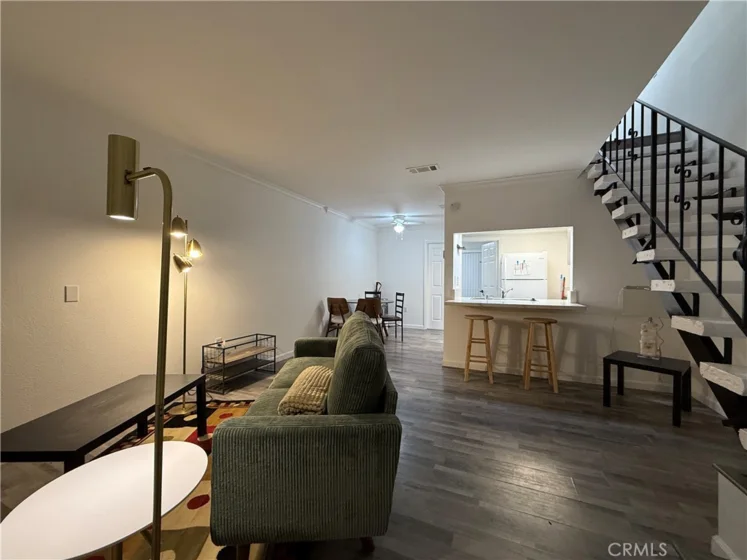 1463 Everton Place photo 2