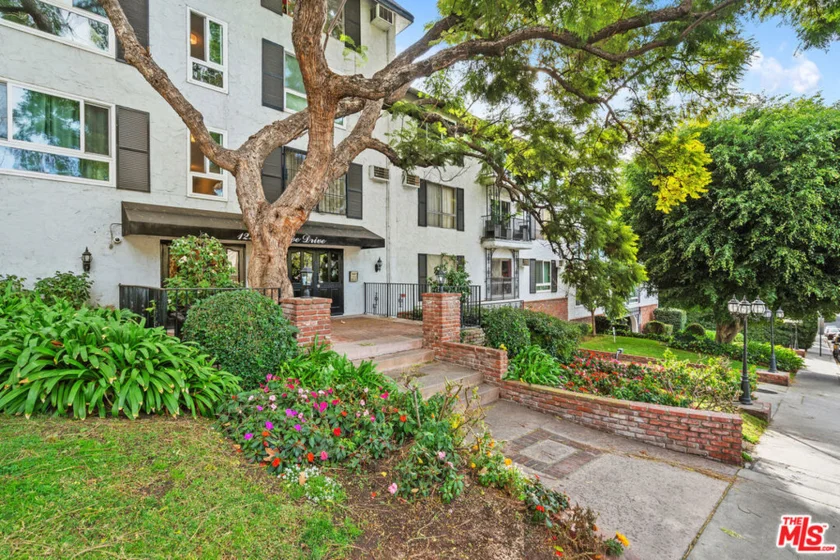 1222 N Olive Drive #201 photo 26