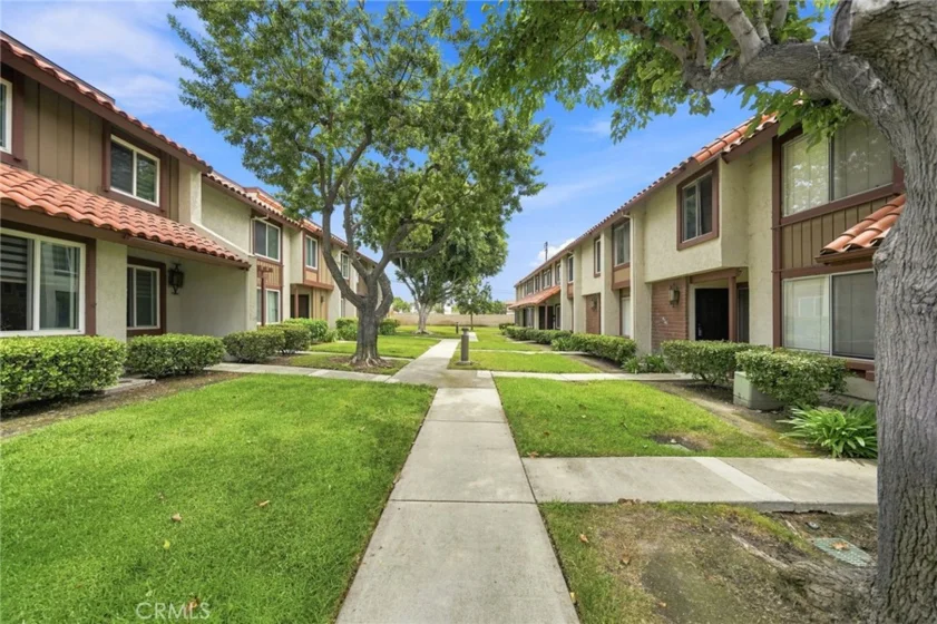 4978 Avila Way photo 3