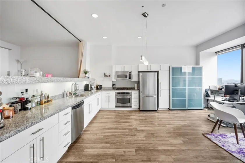 1100 Wilshire Boulevard #2607 photo 2