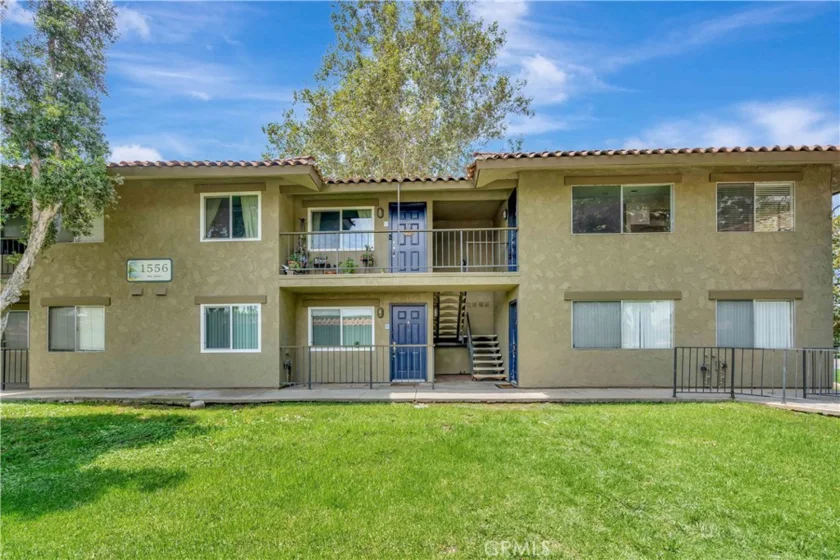1556 Border Avenue #H photo 1