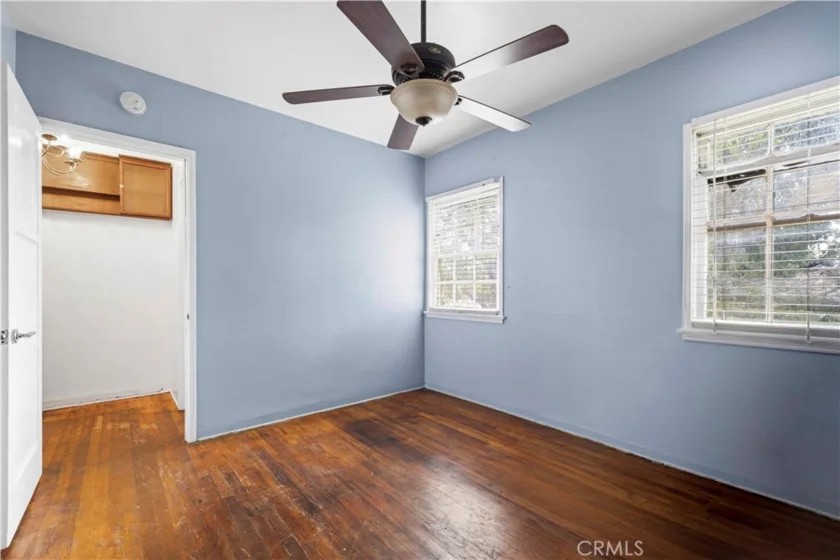 527 E Maple photo 22
