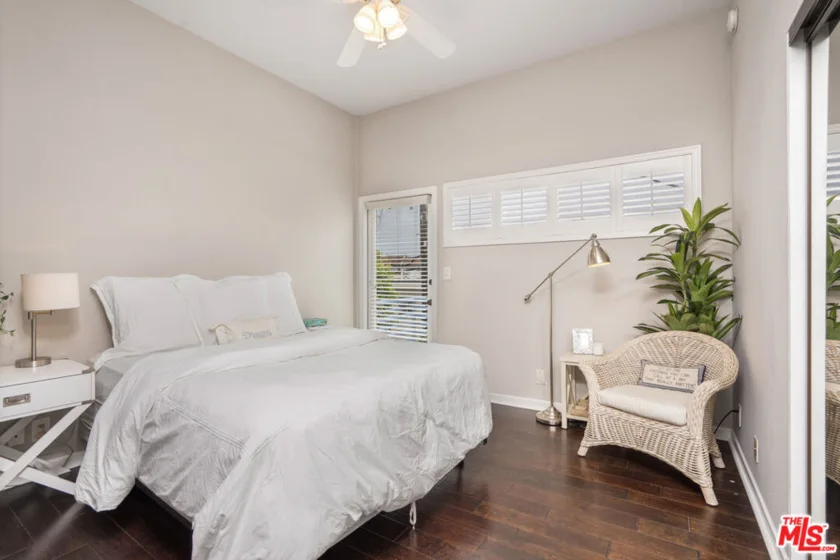 11954 Mayfield Avenue #6 photo 10