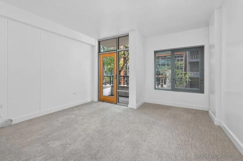 425 W Beech #204 photo 14