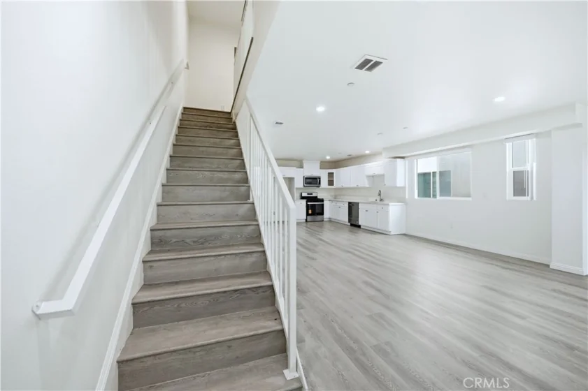 6919 S Menlo photo 8