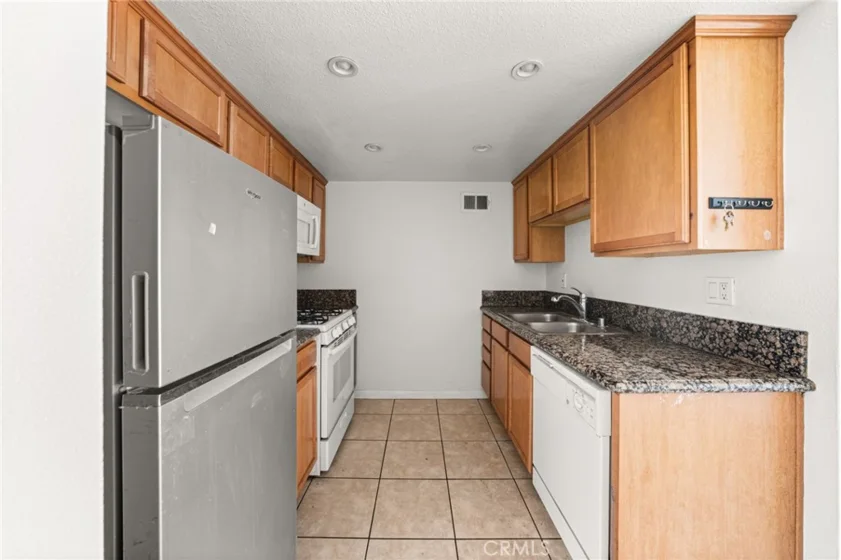 1327 Massachusetts #205 photo 6