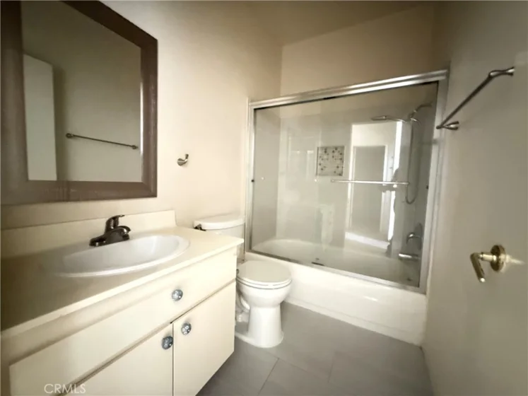 14144 Dickens #310 photo 19