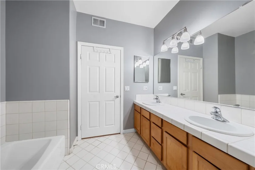 9610 Zelzah Avenue #312 photo 12