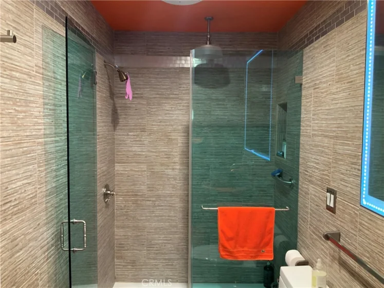 409 Burchett #220 photo 33