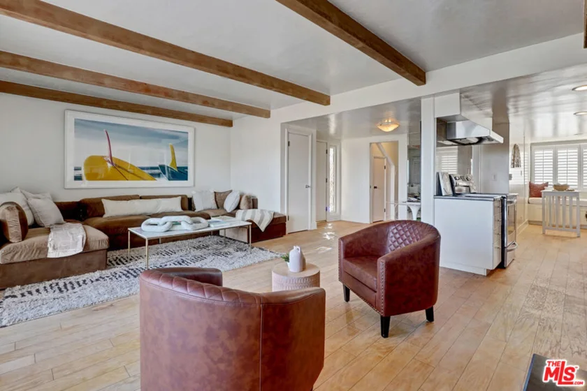 23904 De Ville Way #D photo 5